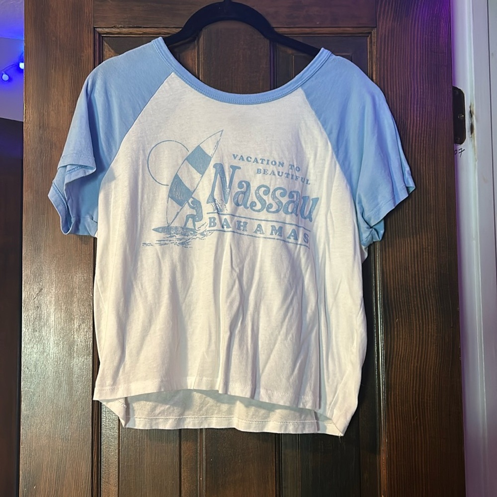 Hollister Baby Tee, Women’s size L, NEW CONDITION